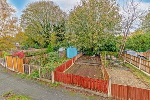 Decked Garden- click for photo gallery